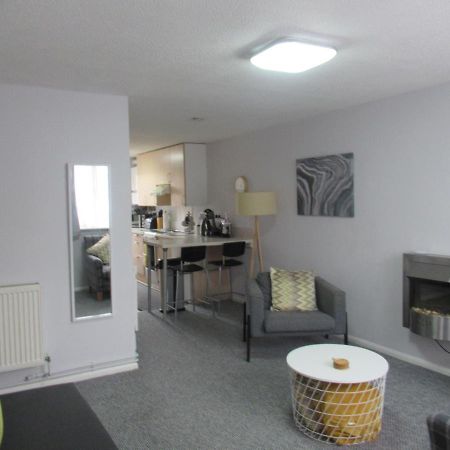 Bradley Stoke Self Contained Ground Floor Apartment ブリストル エクステリア 写真