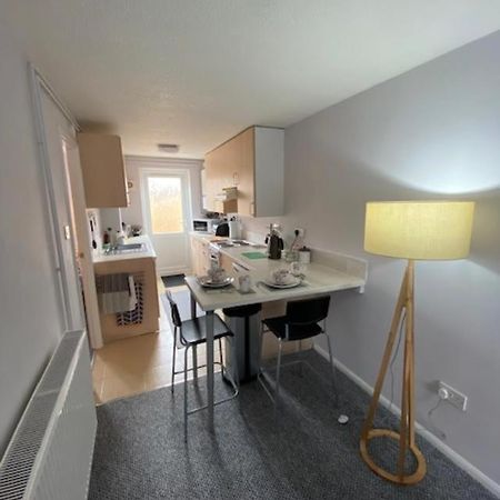 Bradley Stoke Self Contained Ground Floor Apartment ブリストル エクステリア 写真