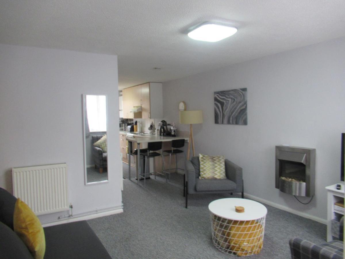 Bradley Stoke Self Contained Ground Floor Apartment ブリストル エクステリア 写真